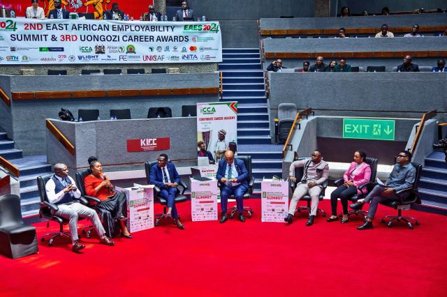 A breakout session at a past summit