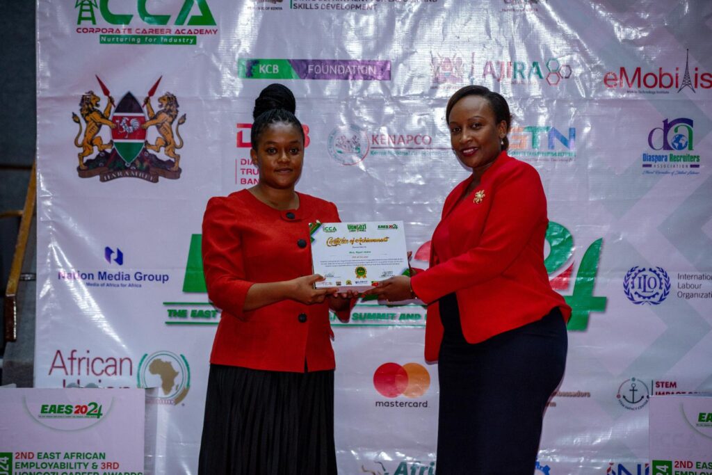 Njeri Jomo receiving the CEO of the Year award