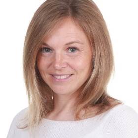 Ms. Sabrina Förster